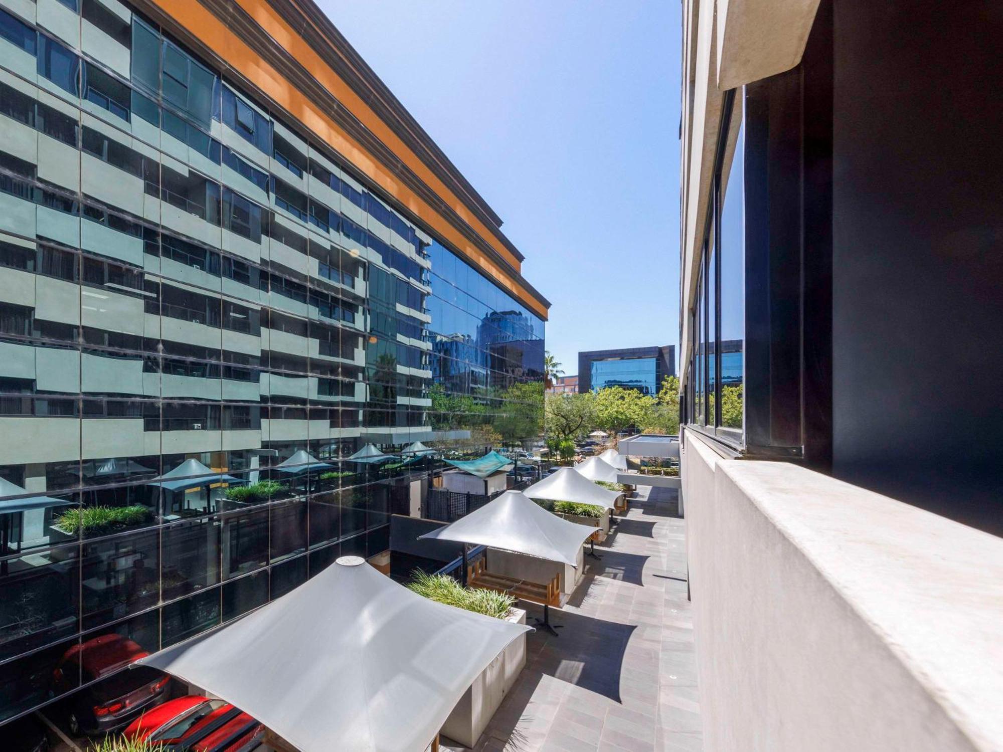 Mercure Melbourne St Kilda Road Exterior photo